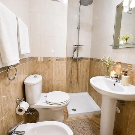 Compact With Sunset View - Sleeps 3 Apartman *